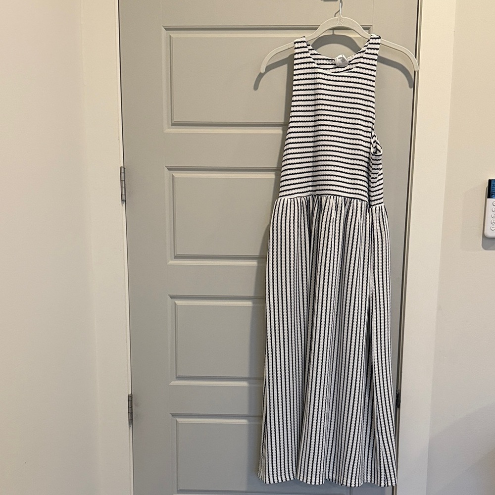 dRA Women's Black and White Striped Maxi Dress